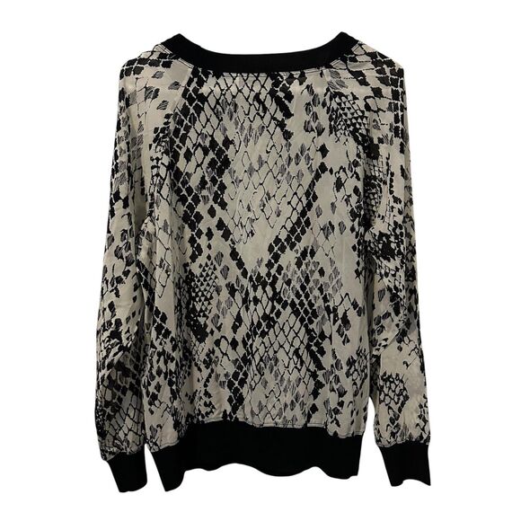 Trina Turk top Womens L Snakeskin Print office mature Pullover Top silk READ - Picture 2 of 7